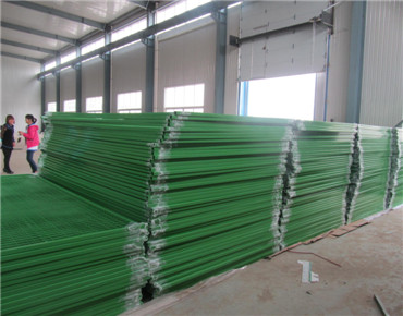 護(hù)欄檢測完成入庫